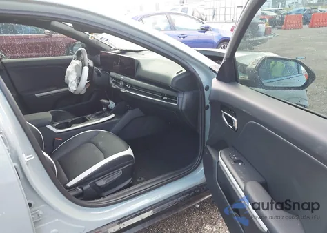 2025 Kia K4 Gt-Line z USA, uszkodzony, nr VIN 3KPFW4DE2SE169307